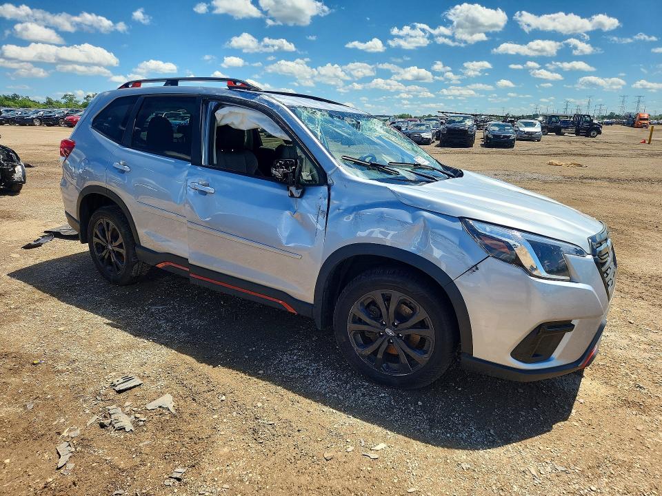 2023 Subaru Forester VIN JF2SKAJC0PH458877 COPART salvage auction — ROLLOVER, Il - Salvage Certificate, sold $225 on 2026-07-28 (photo 4)