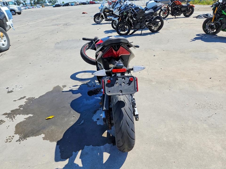2025 Aprilia VIN ZD4XEUA06S6001714 COPART salvage auction — FRONT END, Fl - Certificate Of Destruction, sold $450 on 2026-07-02 (photo 4)