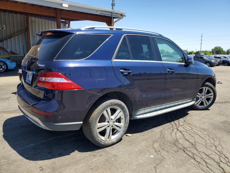 2015 Mercedes-benz VIN 4JGDA5HB1FA565678 COPART salvage auction — MINOR DENT/SCRATCHES, Co - Dis/Dlr/Exp Only Clean Title, sold $3,100 on 2026-07-14 (photo 3)