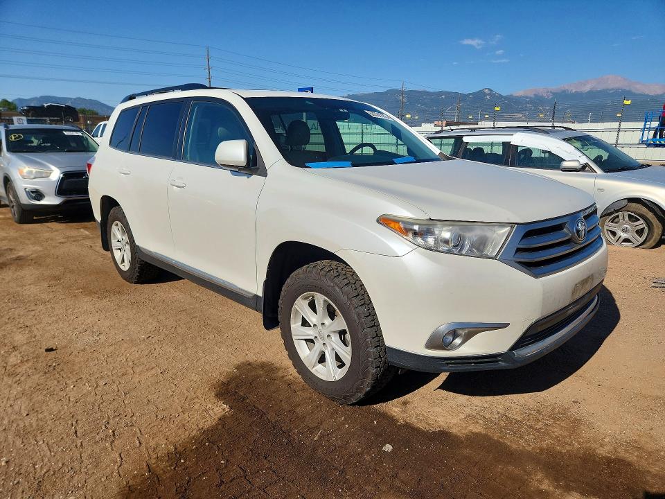 2013 Toyota Highlander VIN 5TDBK3EH1DS220463 COPART salvage auction — UNDERCARRIAGE, CO - DIS/DLR/EXP ONLY CLEAN TITLE, sold $2,800 on 2026-07-27 (photo 4)