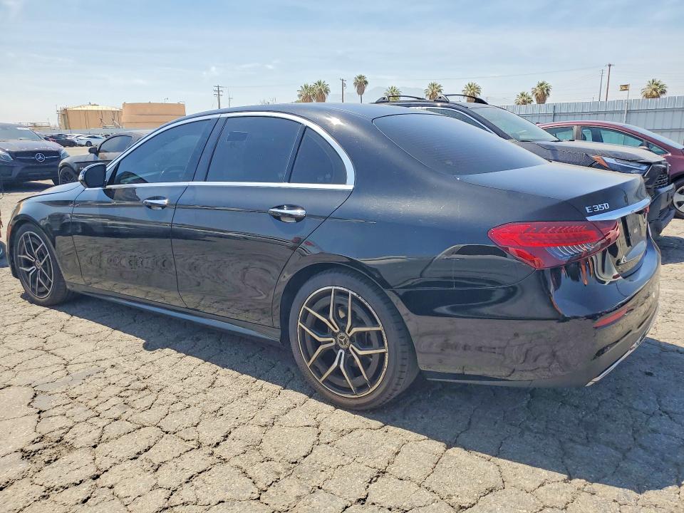 2021 Mercedes-benz E-klasse VIN W1KZF8DB5MA873412 COPART salvage auction — MINOR DENT/SCRATCHES, Ca - Dis/Dlr/Exp Only Clean Title, sold $13,300 on 2026-07-30 (photo 2)