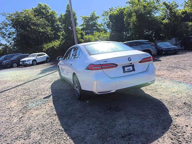 2026 BMW 5er VIN WBA53FJ01TCW71868 COPART salvage auction — HAIL, Nj - Cert Of Title-Salvage, sold $39,750 on 2026-07-28 (photo 2)