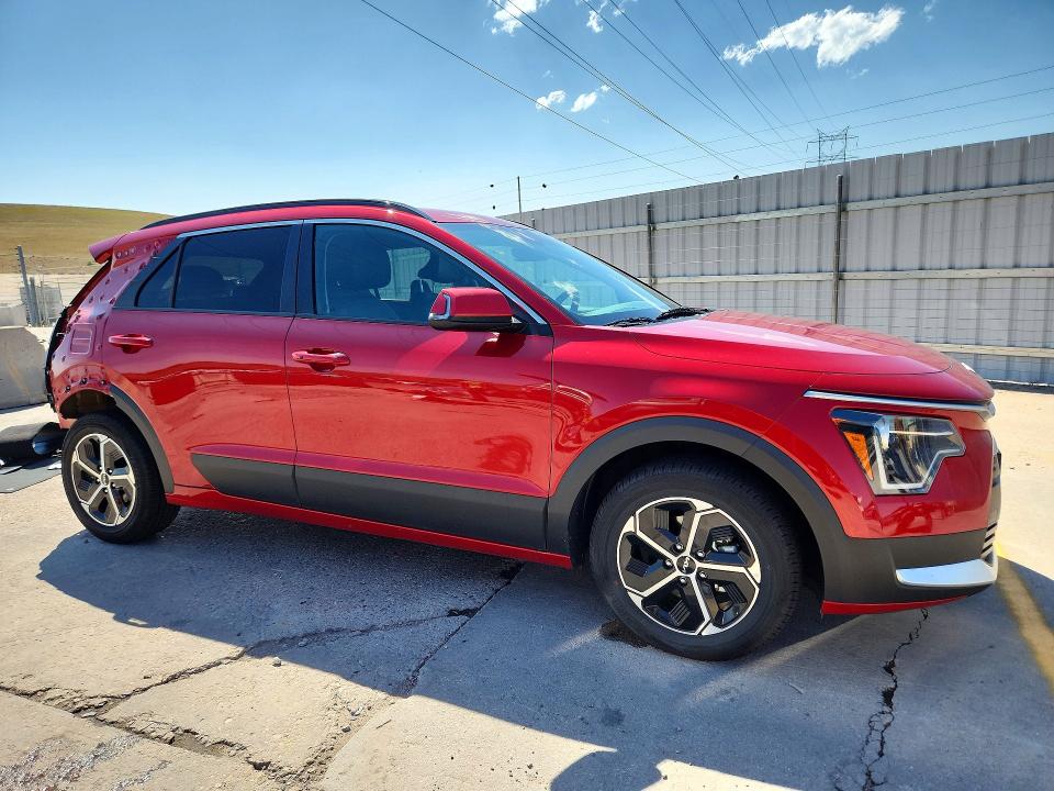 2024 Kia Niro VIN KNDCR3LE2P5059737 COPART salvage auction — REAR END, Co - Salvage Title, sold $8,500 on 2026-08-17 (photo 4)