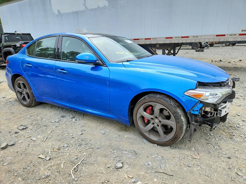 2018 Alfa romeo VIN ZARFAEDNXJ7573383 COPART salvage auction — FRONT END, MD - CERT OF SALVAGE > 75% DAMAGE, sold $6,600 on 2026-07-31 (photo 4)