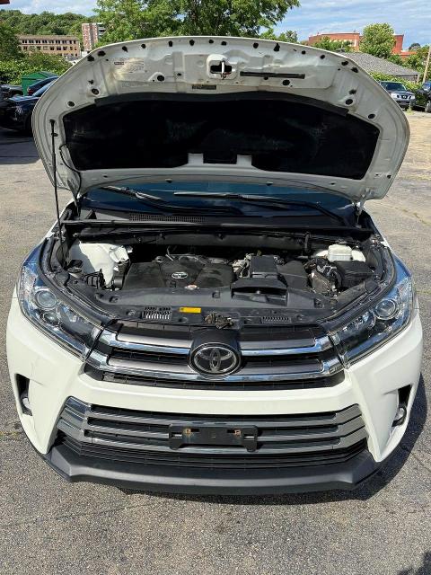 2019 Toyota Highlander VIN 5TDDZRFH5KS996078 COPART salvage auction — MINOR DENT/SCRATCHES, Ny - Certificate Of Title (P), sold $16,700 on 2026-07-09 (photo 9)