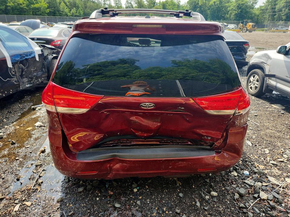 2013 Toyota Sienna VIN 5TDKK3DC9DS341876 COPART salvage auction — FRONT END, Md - Cert Of Salvage > 75% Damage, sold $1,200 on 2026-07-28 (photo 6)