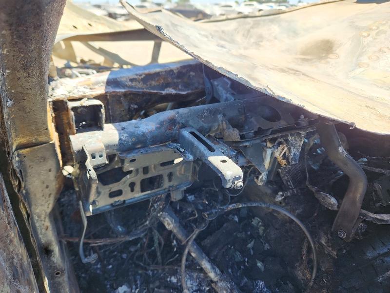 2007 BMW 3 series VIN WBAWV13557PK48672 COPART salvage auction — BURN, Ca - Non-Repairable Vehicle Cert, sold $60 on 2026-07-13 (photo 9)