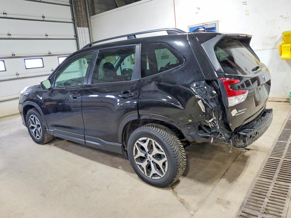 2020 Subaru Forester VIN JF2SKAJC3LH403883 COPART salvage auction — REAR END, MN - CERT OF TITLE-SALVAGE, sold $3,700 on 2026-07-23 (photo 2)
