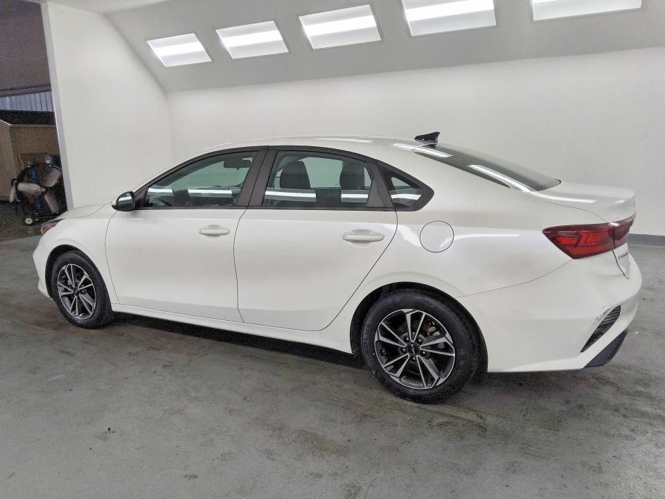 2022 Kia Forte VIN 3KPF24AD3NE499534 COPART salvage auction — NORMAL WEAR, CA - CERTIFICATE OF TITLE, sold $9,400 on 2026-07-14 (photo 2)