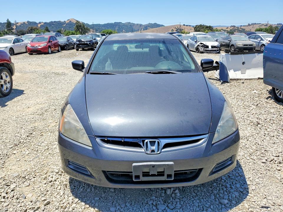 2006 Honda Accord VIN JHMCM56426C001889 COPART salvage auction — MINOR DENT/SCRATCHES, Ca - Dis/Dlr/Exp App For Dup Clean, sold $900 on 2026-07-28 (photo 5)