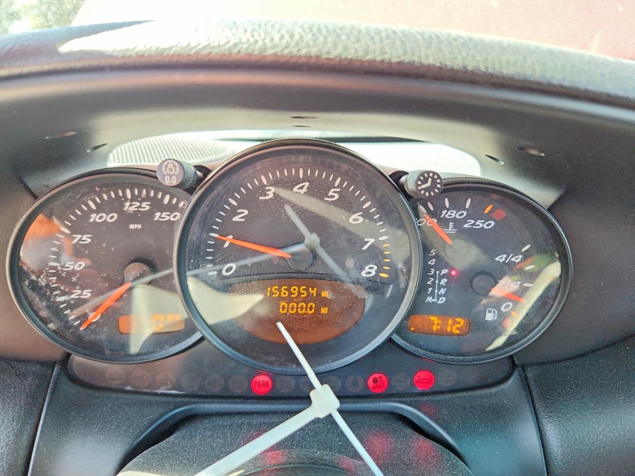2001 Porsche Boxster VIN WP0CA29861U625575 COPART salvage auction — Normal Wear, CA - DIS/DLR/EXP ONLY CLEAN TITLE, sold $425 on 2026-06-30 (photo 9)