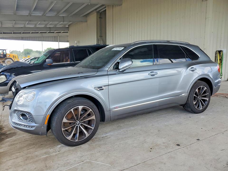 2018 Bentley Bentayga VIN SJAAC2ZV6JC017814 — COPART salvage auction photo