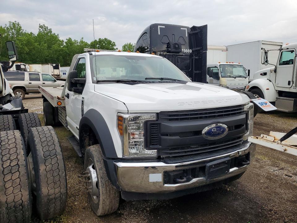 2019 Ford F-550 super duty VIN 1FDUF5GT2KEG28950 COPART salvage auction — NORMAL WEAR, Il - Certificate Of Title, sold $21,000 on 2026-07-07 (photo 4)
