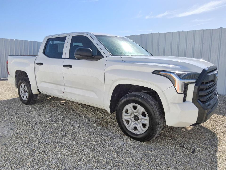 2026 Toyota Tundra VIN 5TFKB5DB1TX339955 COPART salvage auction — SIDE, Fl - Certificate Of Title, sold $27,250 on 2026-07-21 (photo 4)