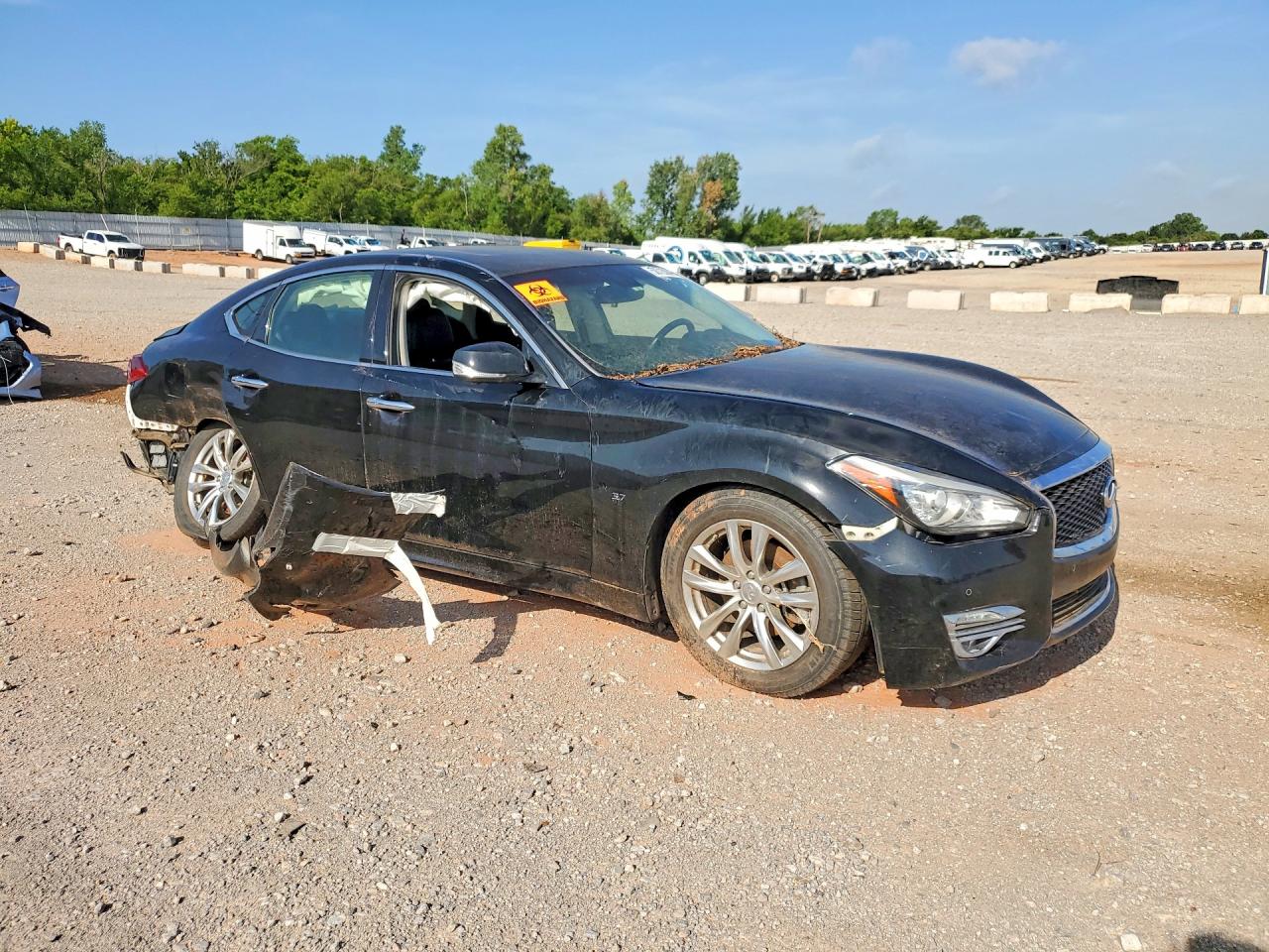 2017 Infiniti Q70 VIN JN1BY1AP6HM741327 COPART salvage auction — Side, OK - CERTIFICATE OF TITLE, sold $900 on 2026-07-09 (photo 4)