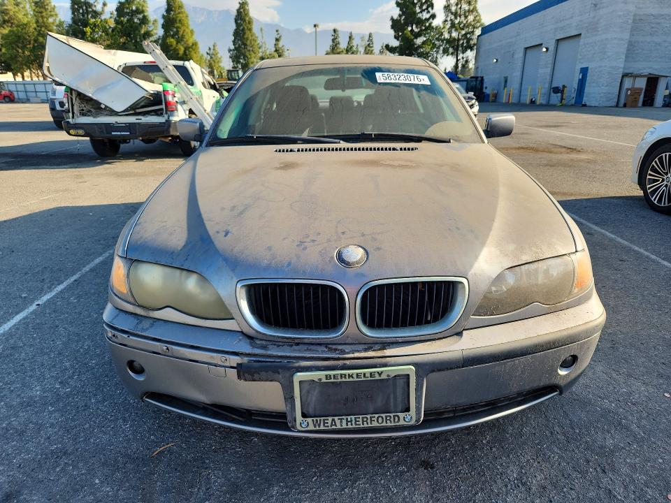 2003 BMW 3 series VIN WBAEV33433KR24008 COPART salvage auction — MINOR DENT/SCRATCHES, Ca - Dis/Dlr/Exp Only Clean Title (P), sold $325 on 2026-07-21 (photo 5)