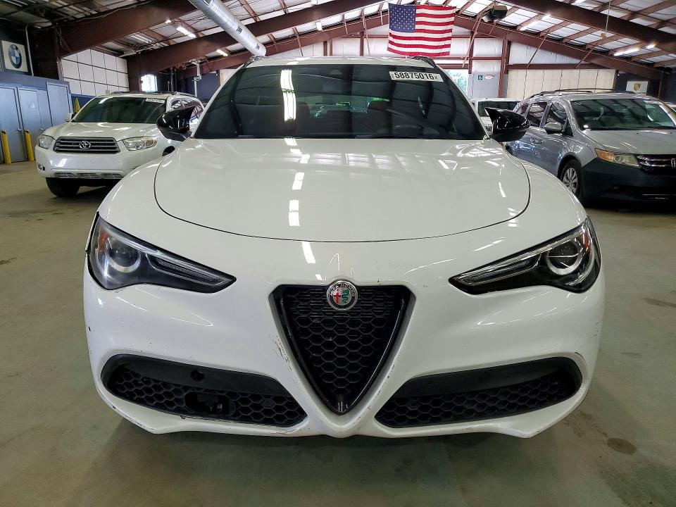 2022 Alfa romeo VIN ZASPAJAN1N7D47094 COPART salvage auction — FRONT END, Fl - Certificate Of Title (P), sold $9,000 on 2026-07-07 (photo 5)