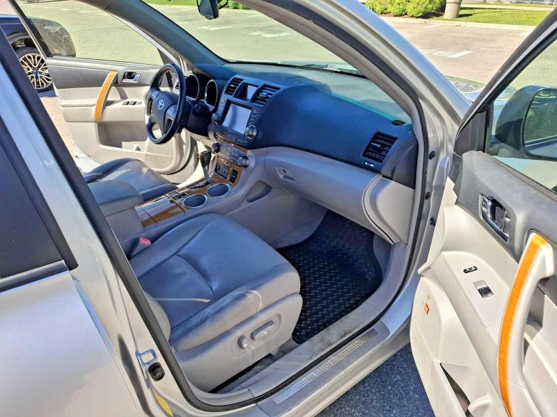 2009 Toyota Highlander hybrid VIN JTEEW44A892030097 COPART salvage auction — NORMAL WEAR, On - Permit No Brand - Unfit (P), sold $2,000 on 2026-07-03 (photo 5)