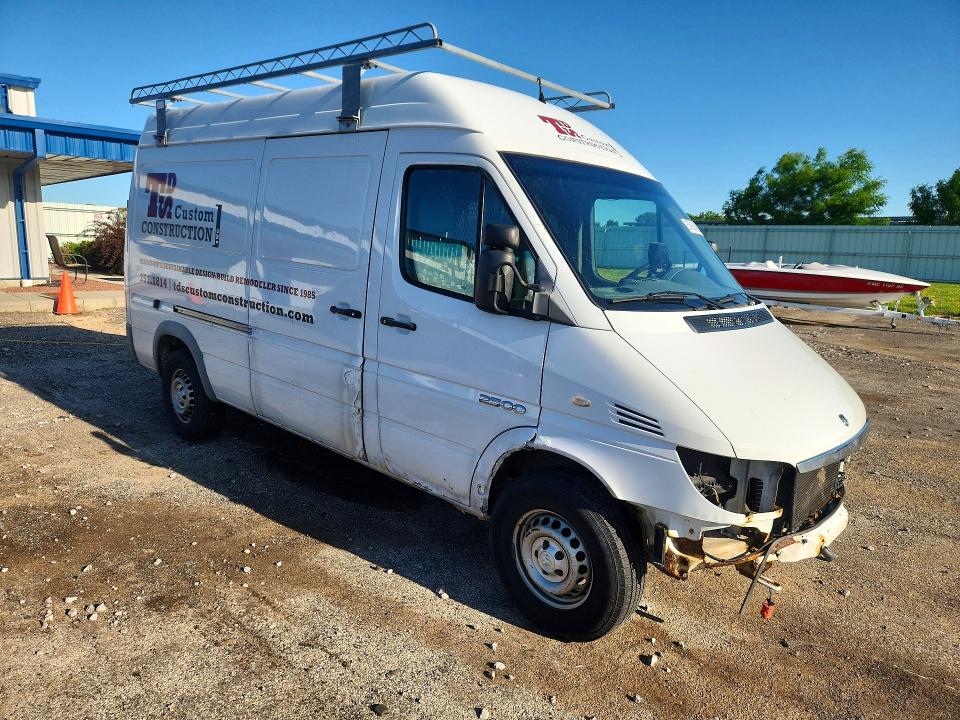 2006 Dodge Sprinter VIN WD0PD644465953977 COPART salvage auction — FRONT END, Wi - Certificate Of Title, sold $425 on 2026-07-13 (photo 4)
