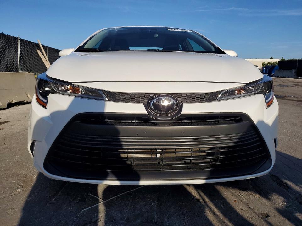 2025 Toyota Corolla VIN 5YFB4MDE1SP239110 COPART salvage auction — REAR END, Salvage Title, sold $525 on 2026-07-28 (photo 5)