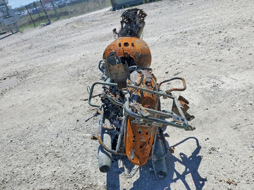 2004 Yamaha Xvz13 tf VIN JYAVP04E64A007540 COPART salvage auction — BURN, In - Bill Of Sale - Parts Only, sold $25 on 2026-08-18 (photo 4)