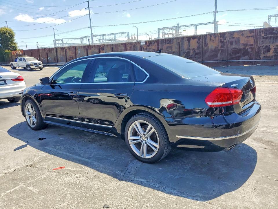 2014 Volkswagen VIN 1VWCN7A33EC047607 COPART salvage auction — NORMAL WEAR, Az - Dis/Dlr/Exp Only Clean Title, sold $725 on 2026-07-10 (photo 2)