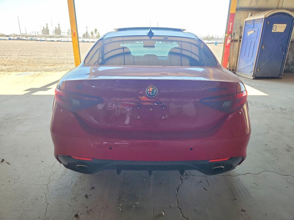 2018 Alfa romeo Giulia VIN ZARFAECN8J7595755 COPART salvage auction — MINOR DENT/SCRATCHES, NJ - CERT OF TITLE-SALVAGE, sold $1,400 on 2026-08-03 (photo 6)