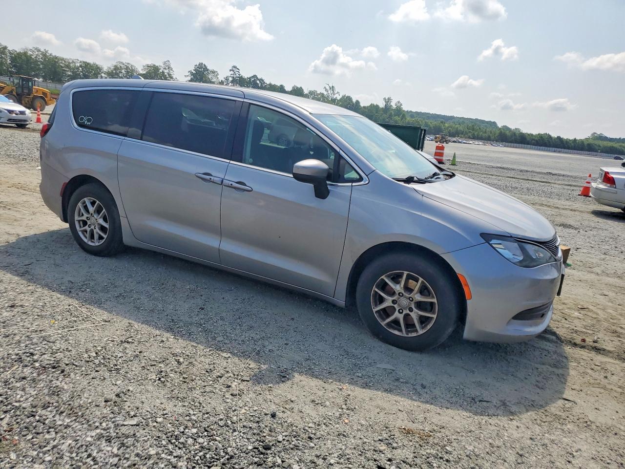 2017 Chrysler Pacifica VIN 2C4RC1DG9HR702900 COPART salvage auction — Mechanical, NC - CERTIFICATE OF TITLE, sold $2,800 on 2026-08-26 (photo 4)