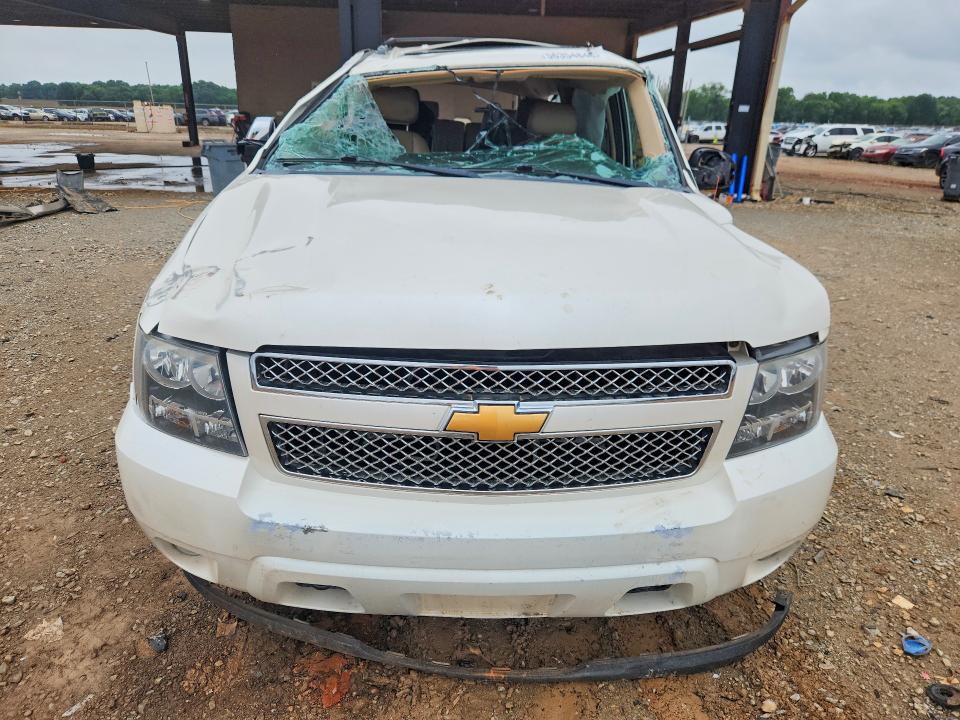 2012 Chevrolet Suburban VIN 1GNSCKE02CR185941 COPART salvage auction — ROLLOVER, Tx - Salvage Vehicle Title, sold $475 on 2026-07-09 (photo 5)
