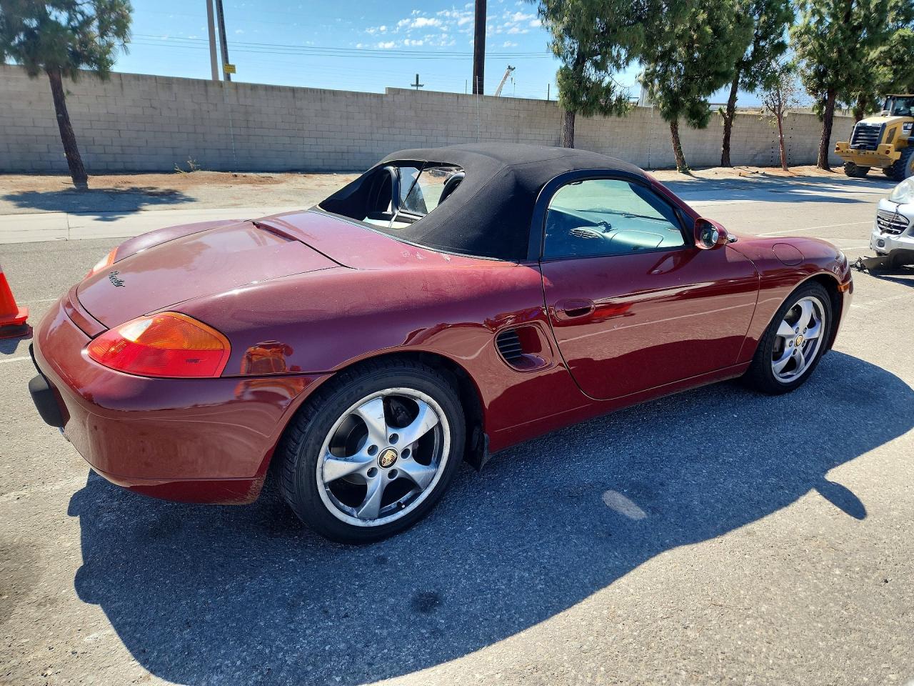2001 Porsche Boxster VIN WP0CA29861U625575 COPART salvage auction — Normal Wear, CA - DIS/DLR/EXP ONLY CLEAN TITLE, sold $425 on 2026-06-30 (photo 3)