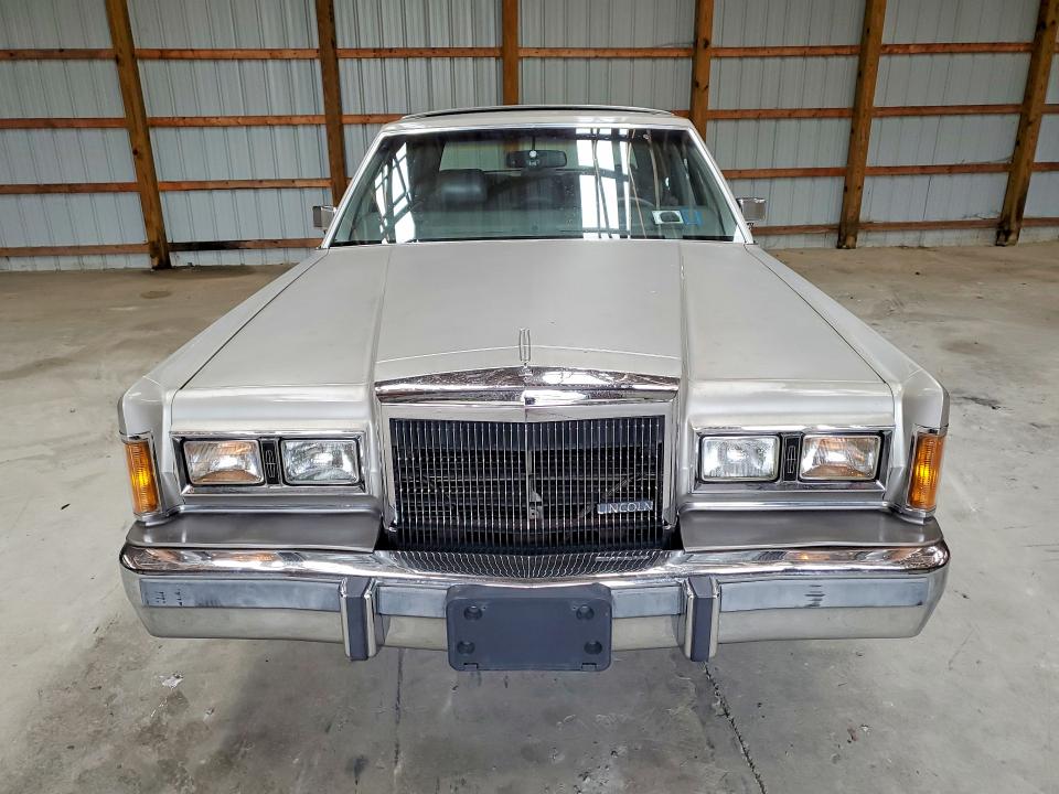 1989 Lincoln TOWN CAR VIN 1LNBM83F7KY627418 COPART salvage auction — BURN, Ny - Mv-907A Salvage Certificate (P), sold $4,400 on 2026-07-28 (photo 5)