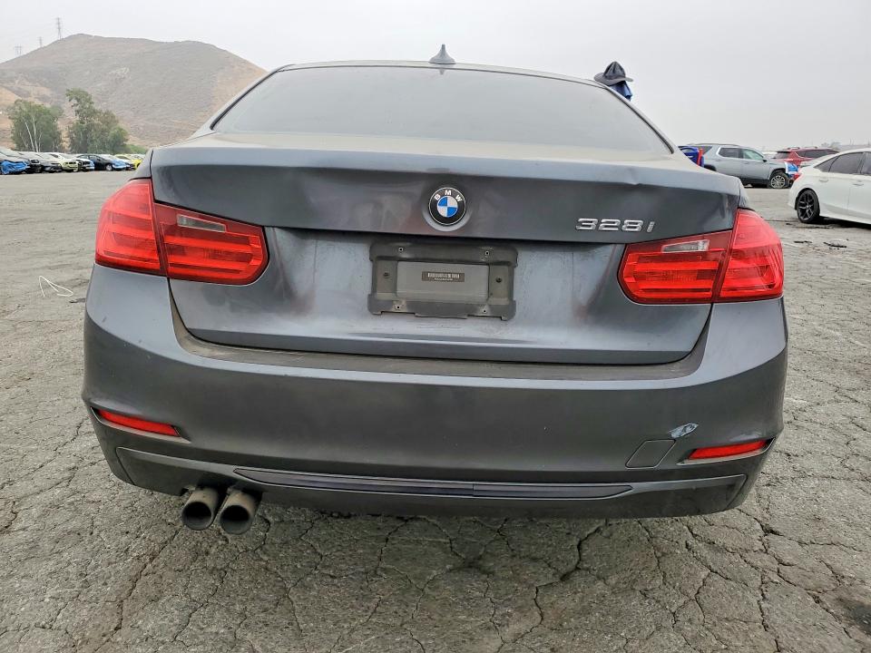 2012 BMW 3er VIN WBA3A5C58CF340834 COPART salvage auction — FRONT END, Ca - Salvage Certificate, sold $375 on 2026-08-13 (photo 6)