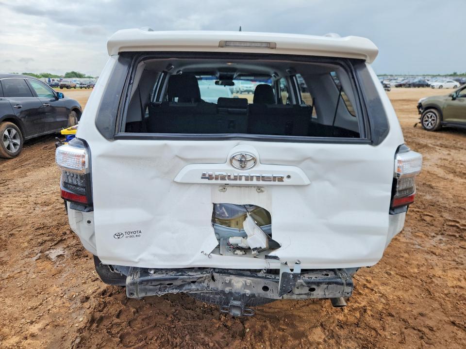 2018 Toyota 4runner VIN JTEZU5JR2J5187635 COPART salvage auction — REAR END, Tx - Salvage Vehicle Title, sold $8,200 on 2026-07-23 (photo 6)