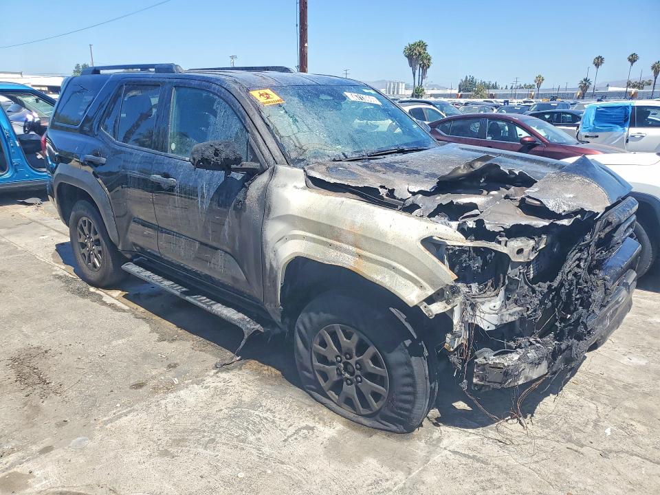 2025 Toyota 4runner VIN JTEVA5BR1S5038432 COPART salvage auction — BURN, AZ - CERT OF TITLE - SALVAGE, sold $13,500 on 2026-07-14 (photo 4)