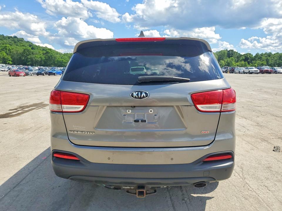 2017 Kia Sorento VIN 5XYPGDA31HG291981 COPART salvage auction — MINOR DENT/SCRATCHES, Mt - Certificate Of Title, sold $1,850 on 2026-07-23 (photo 6)