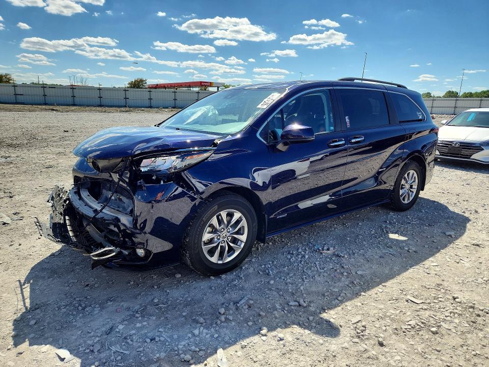 2021 Toyota Sienna VIN 5TDJRKEC6MS013895 COPART salvage auction — FRONT END, Il - Salvage Certificate, sold $9,200 on 2026-07-20 (photo 1)