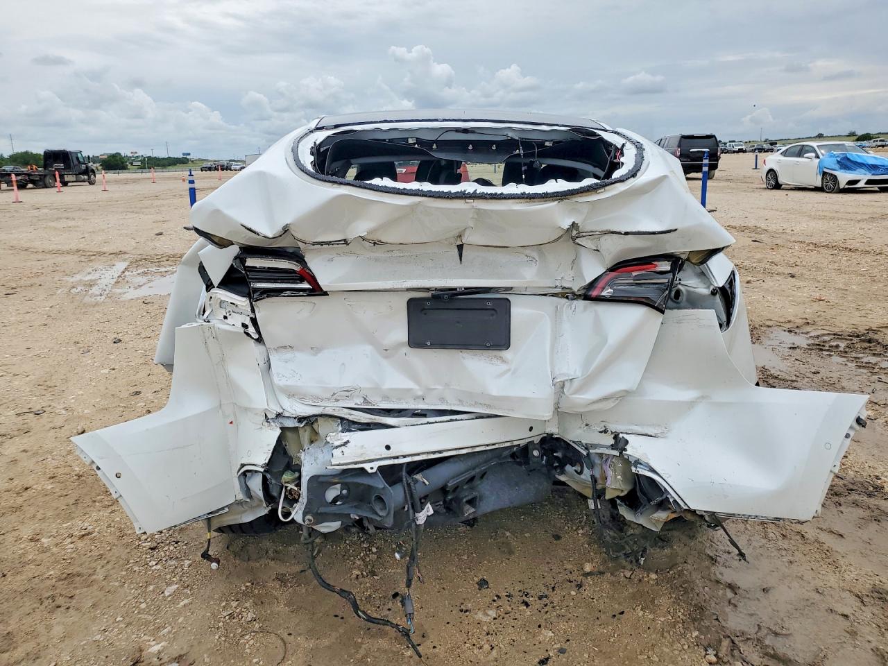 2021 Tesla Model Y VIN 5YJYGDED8MF110626 COPART salvage auction — Rear End, TX - CERTIFICATE OF TITLE (P), sold $4,950 on 2026-07-09 (photo 6)
