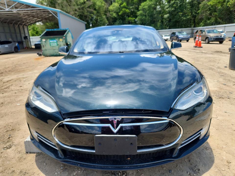2013 Tesla Model s VIN 5YJSA1CPXDFP10826 COPART salvage auction — MINOR DENT/SCRATCHES, Salvage Title, sold $3,400 on 2026-07-24 (photo 5)
