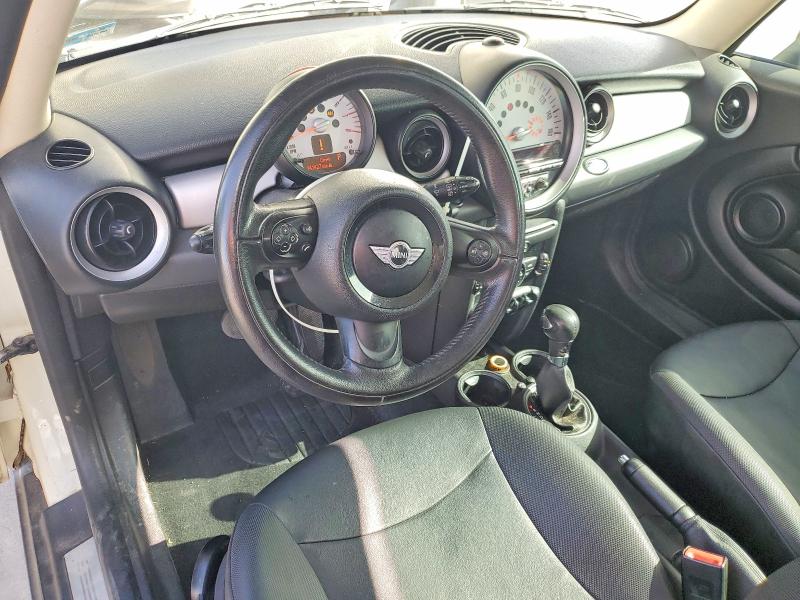 2011 Mini Cooper VIN WMWSU3C54BT091391 COPART salvage auction — WATER/FLOOD, Tx - Salvage Title-Flood Damage, sold $175 on 2026-08-03 (photo 8)