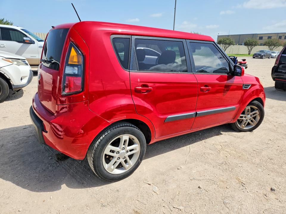 2011 Kia Soul VIN KNDJT2A23B7285178 COPART salvage auction — UNDERCARRIAGE, TX - SALVAGE VEHICLE TITLE (P), sold $575 on 2026-07-23 (photo 3)
