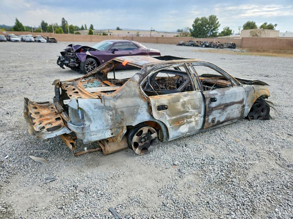 1998 Honda Civic VIN 2HGEJ6673WH581414 COPART salvage auction — BURN, Ca - Non-Repairable Vehicle Cert, sold $175 on 2026-07-08 (photo 3)