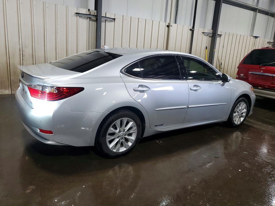 2014 Lexus VIN JTHBW1GGXE2061012 COPART salvage auction — FRONT END, Mn - Cert Of Title-Salvage, sold $375 on 2026-07-28 (photo 3)