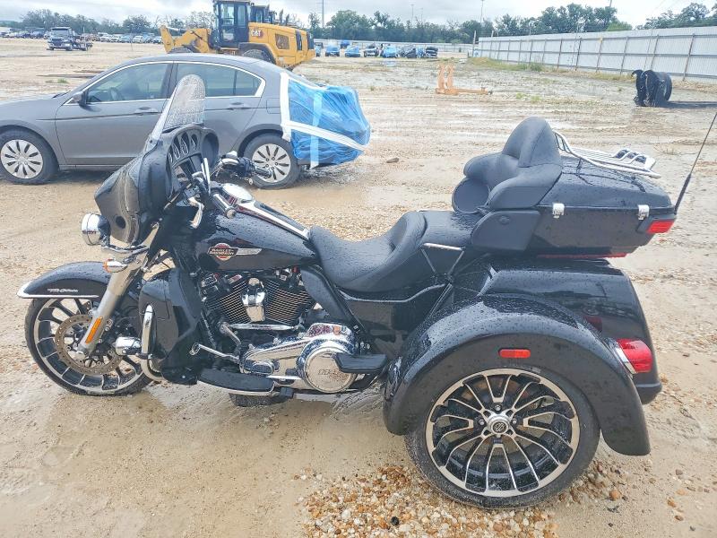 2025 Harley-davidson VIN 1HD1MAF1XSB854918 COPART salvage auction — SIDE, Tx - Salvage Vehicle Title, sold $13,600 on 2026-07-23 (photo 3)