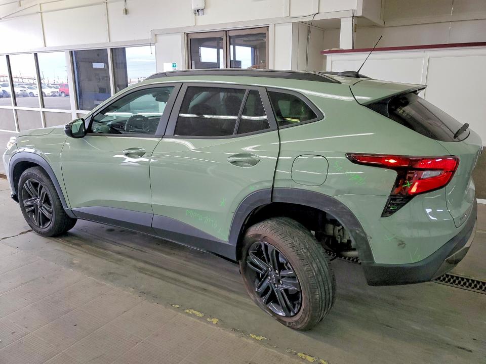 2025 Chevrolet Trax VIN KL77LKEPXSC103111 COPART salvage auction — REAR END, WA - BILL OF SALE, sold $8,100 on 2026-07-17 (photo 2)