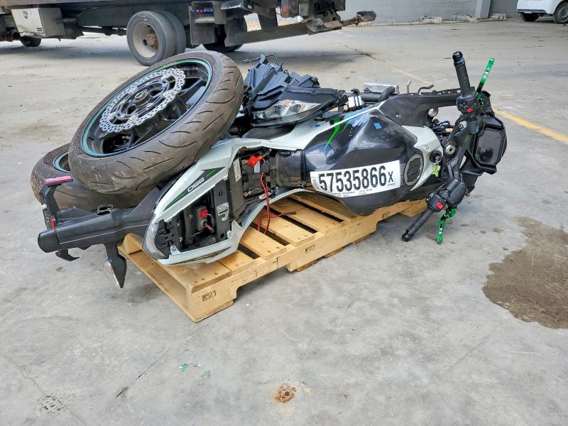 2022 Kawasaki Ex650 VIN ML5EXEM16NDA65496 COPART salvage auction — ALL OVER, Va - Cert Of Title - Salvage, sold $200 on 2026-07-02 (photo 6)