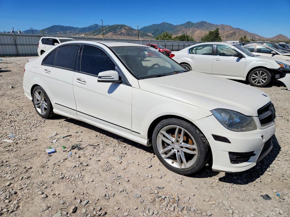 2013 Mercedes-benz VIN WDDGF4HB1DA835945 COPART salvage auction — MINOR DENT/SCRATCHES, Ut - Cert Of Title-Rebuilt/Restored, sold $975 on 2026-07-13 (photo 4)