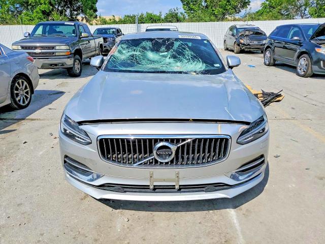 2017 Volvo S90 VIN YV1A22ML9H1012789 COPART salvage auction — ALL OVER, Mo - Salvage Certificate Of Title, sold $5,300 on 2026-07-14 (photo 5)