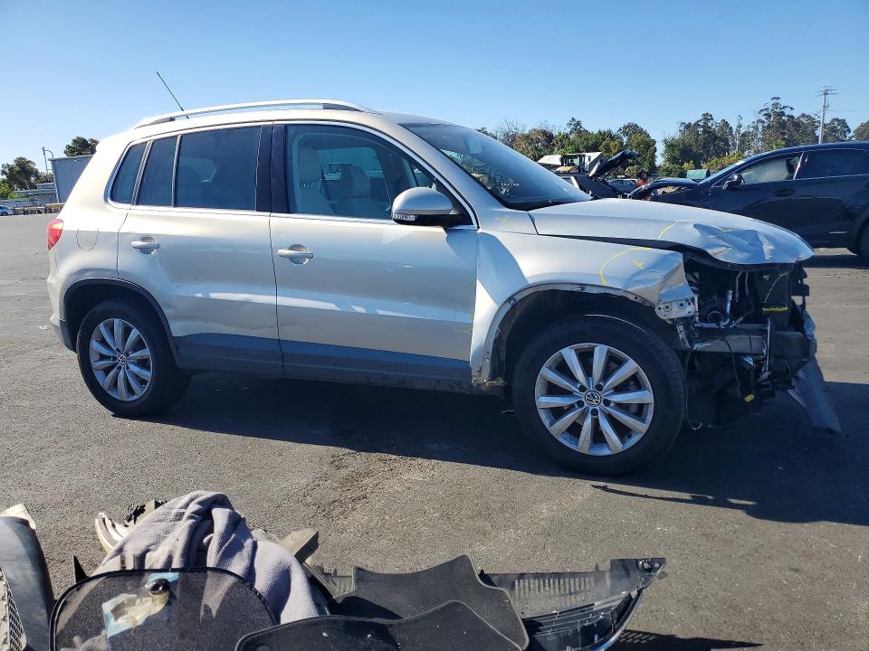2011 Volkswagen Tiguan VIN WVGAV7AX7BW502929 COPART salvage auction — FRONT END, Ca - Salvage Certificate, sold $1,150 on 2026-08-03 (photo 4)