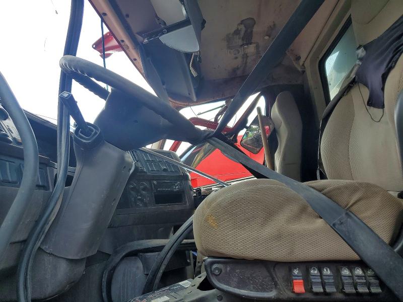 2018 Volvo Vhd VIN 4V5KC9DH5JN894473 COPART salvage auction — ROLLOVER, GA - CERT OF TITLE-SALVAGE (P), sold $19,700 on 2026-07-30 (photo 8)