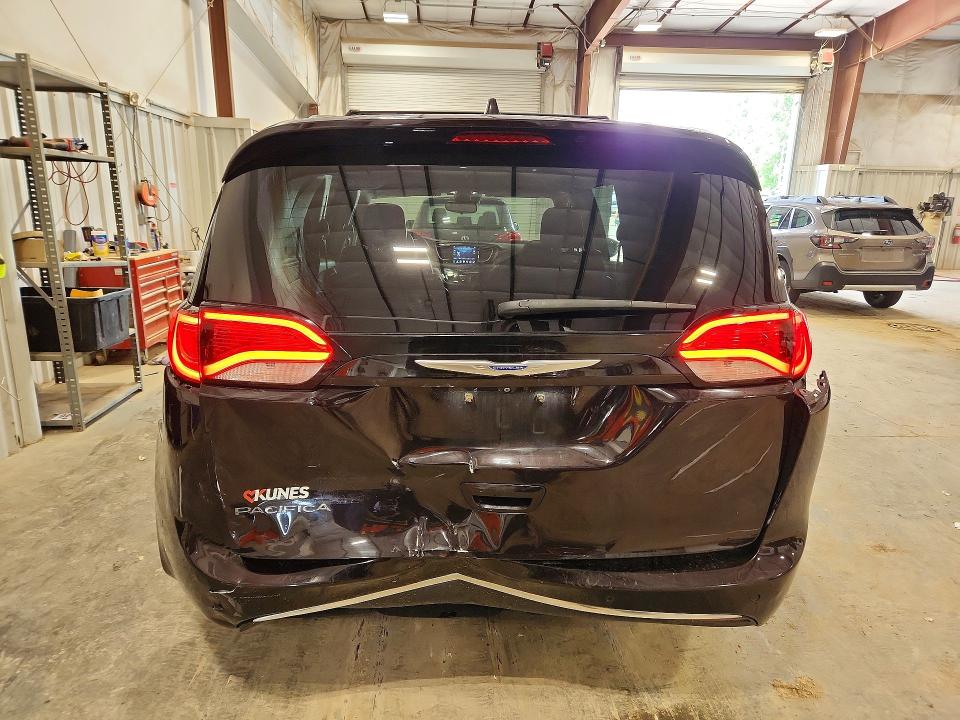 2018 Chrysler VIN 2C4RC1BG6JR270002 COPART salvage auction — REAR END, Wi - Certificate Of Title, sold $3,200 on 2026-07-22 (photo 6)